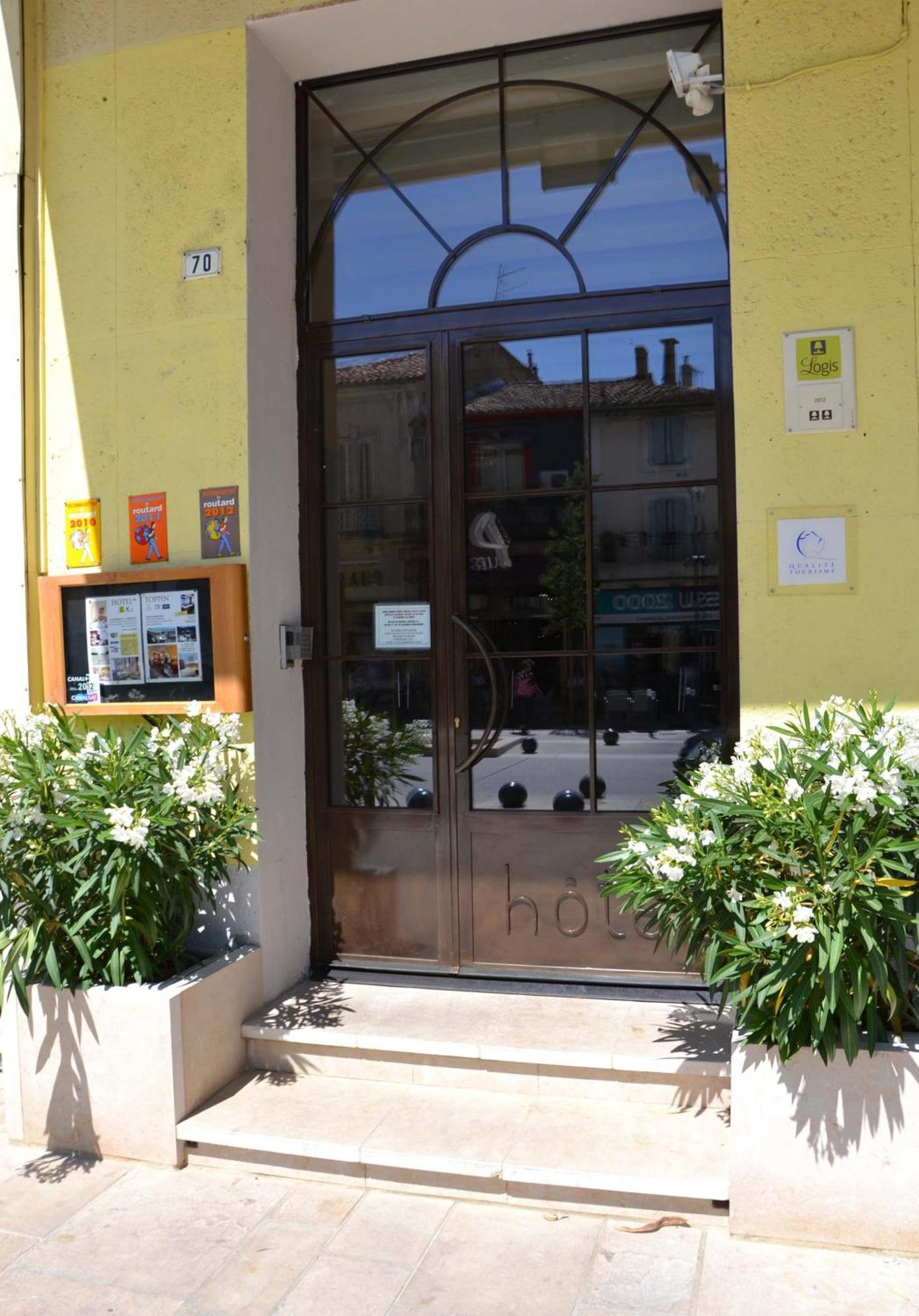 Hotel Toppin Cavaillon Exterior photo